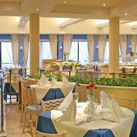 Corfu Chandris And 4* Dassia (Corfu)